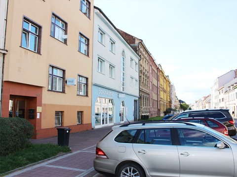 Pron�jem komer. prostor